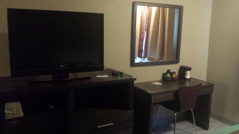 Super 8 By Wyndham Redding Hotel Bagian luar foto