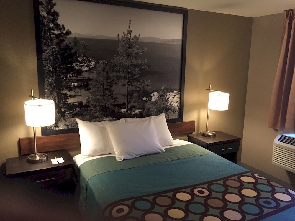 Super 8 By Wyndham Redding Hotel Bagian luar foto