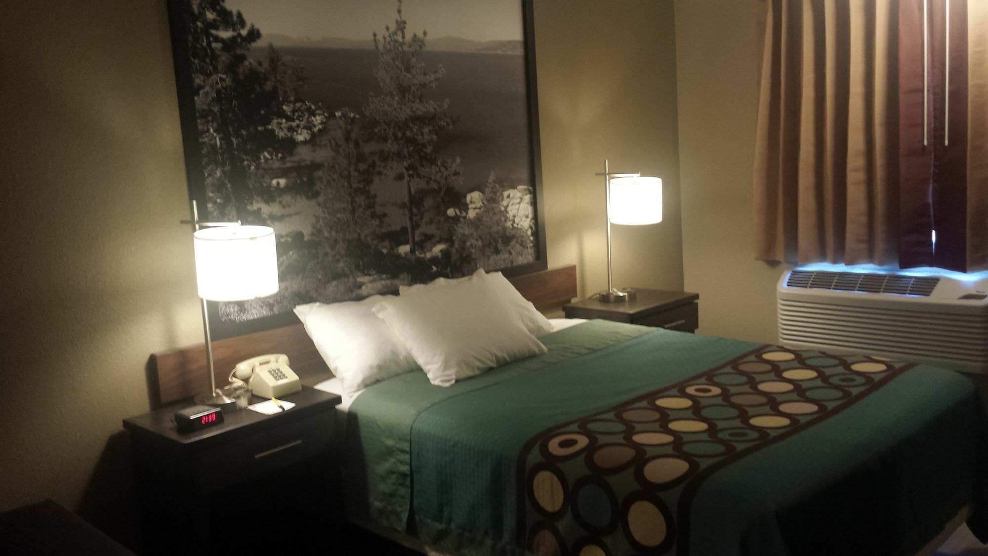 Super 8 By Wyndham Redding Hotel Bagian luar foto